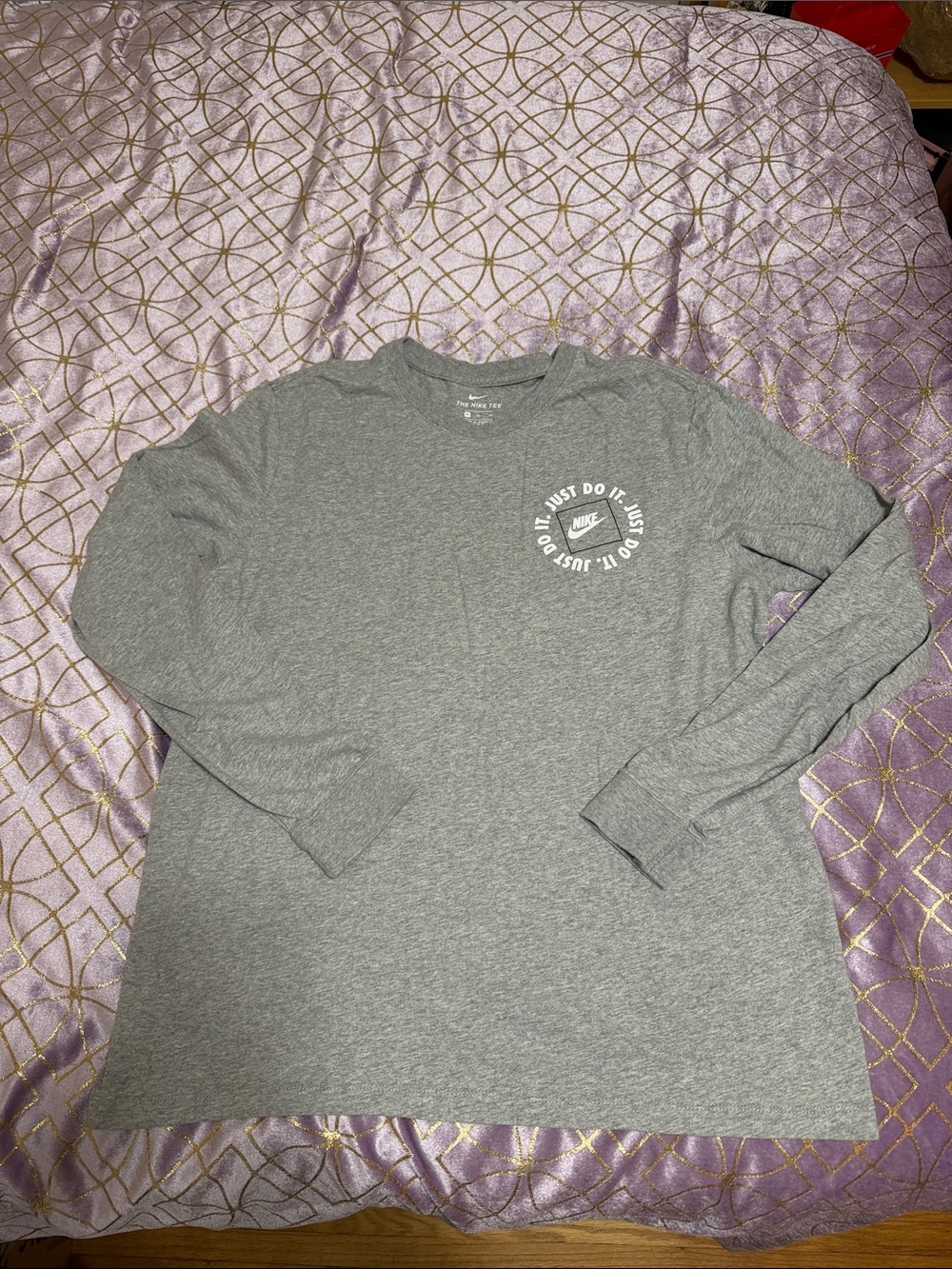 💥 MENS Nike Gray Long Sleeve Crew Tee with White 'Just Do It' Logo
